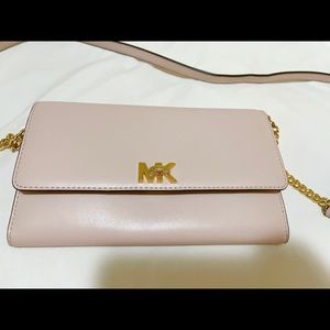 Micheal Kors crossbody bag
